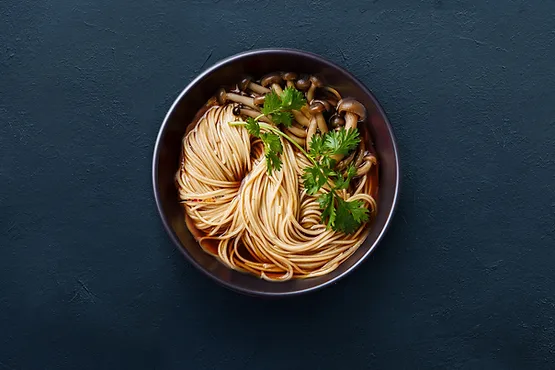 Nudelsuppe med Teriyaki svampe