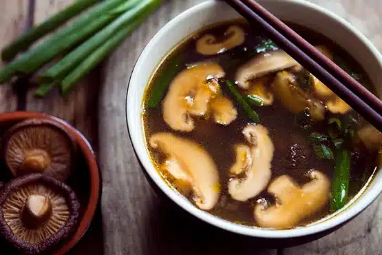 Opskrift på lækker champignonsuppe