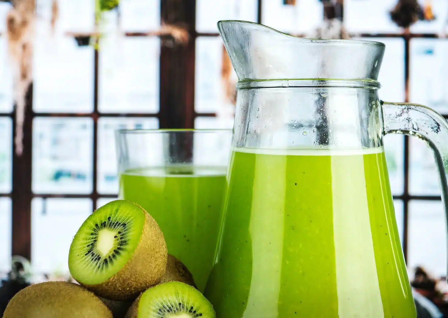 Opskrift på kiwi-ananas-kokos smoothie